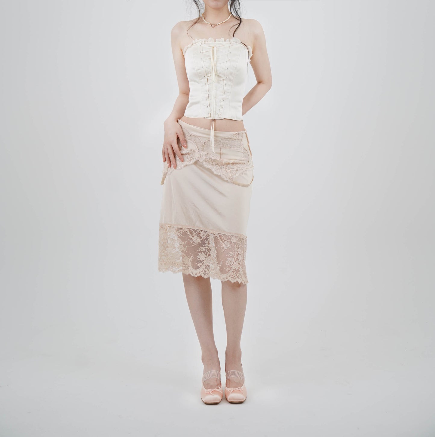 Romantique Front Lacing Corset in satin