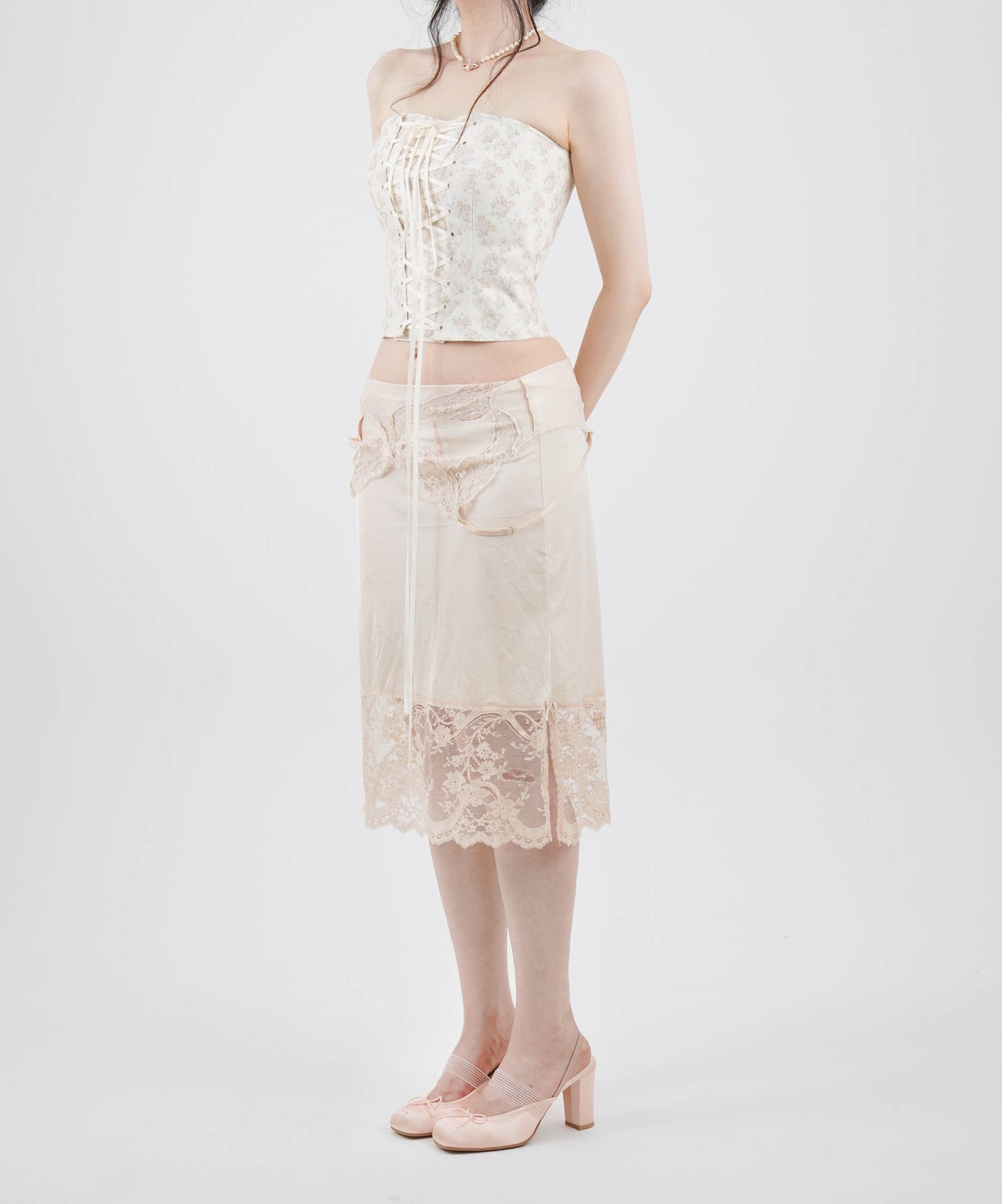 Romantique Front Lacing Corset in satin